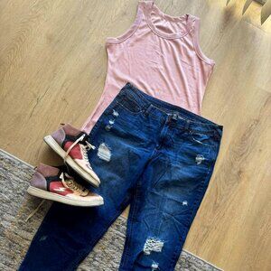 Casual Bundle: Distressed Jeans 12, Coral Tee L, Suede Sneakers 9 - Stylish